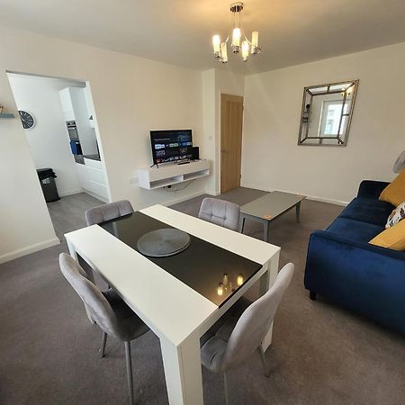 Bumblebee Bungalow - With Separate Office And Gaming Space By Catchpole Stays Colchester Esterno foto