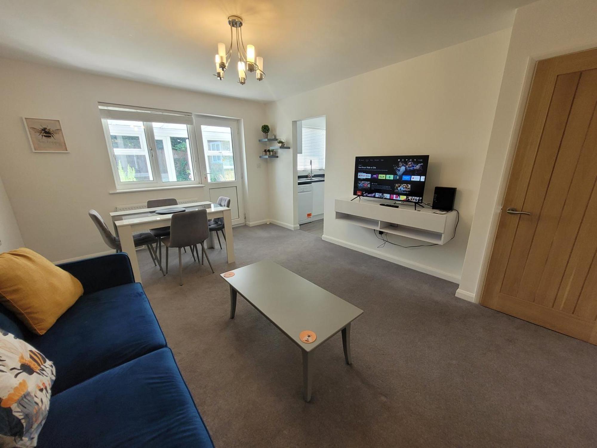 Bumblebee Bungalow - With Separate Office And Gaming Space By Catchpole Stays Colchester Esterno foto
