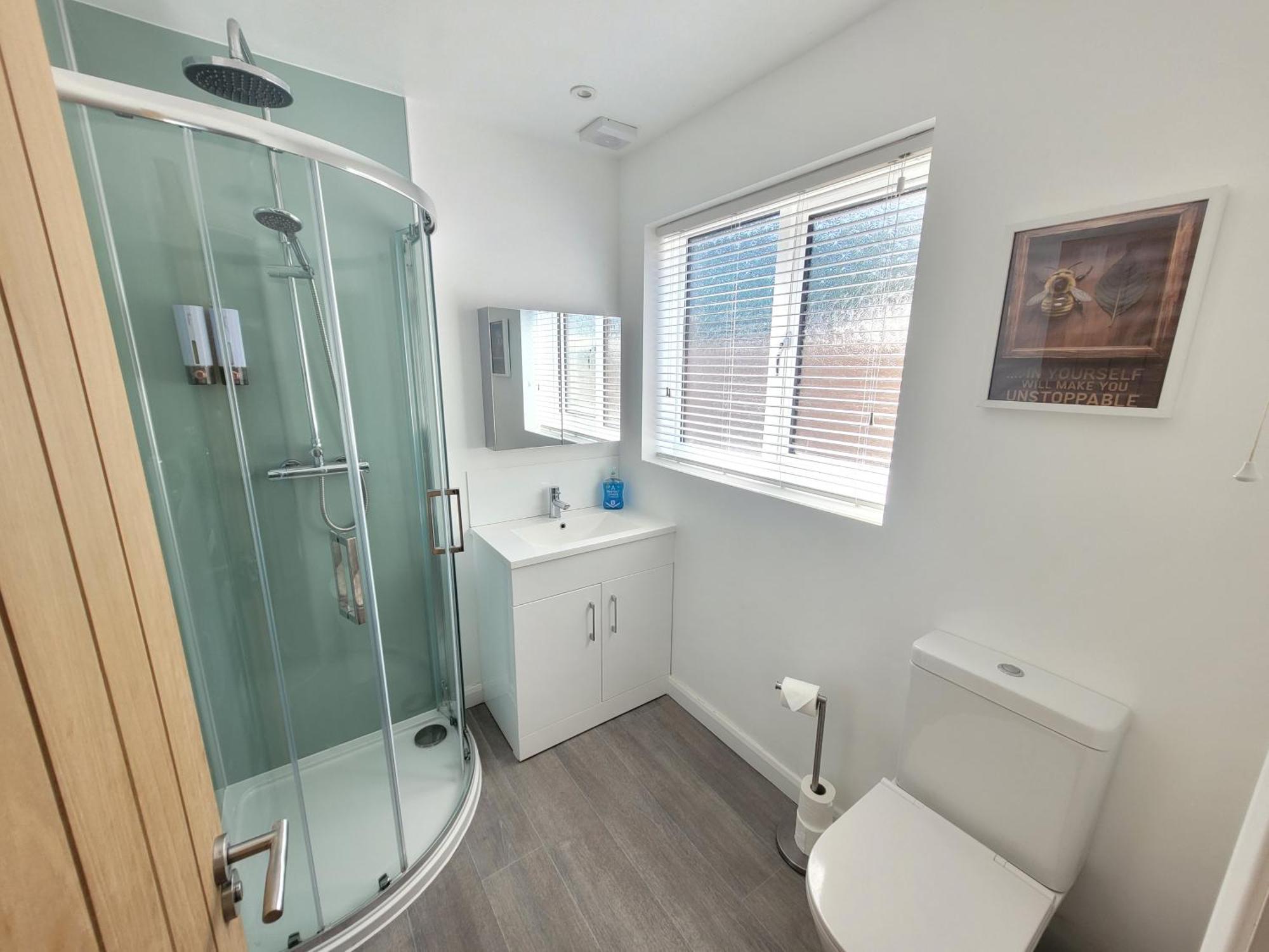 Bumblebee Bungalow - With Separate Office And Gaming Space By Catchpole Stays Colchester Esterno foto