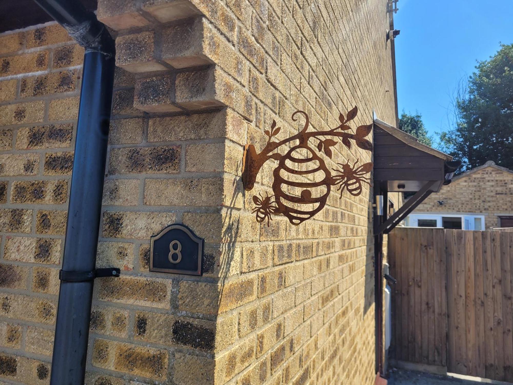 Bumblebee Bungalow - With Separate Office And Gaming Space By Catchpole Stays Colchester Esterno foto