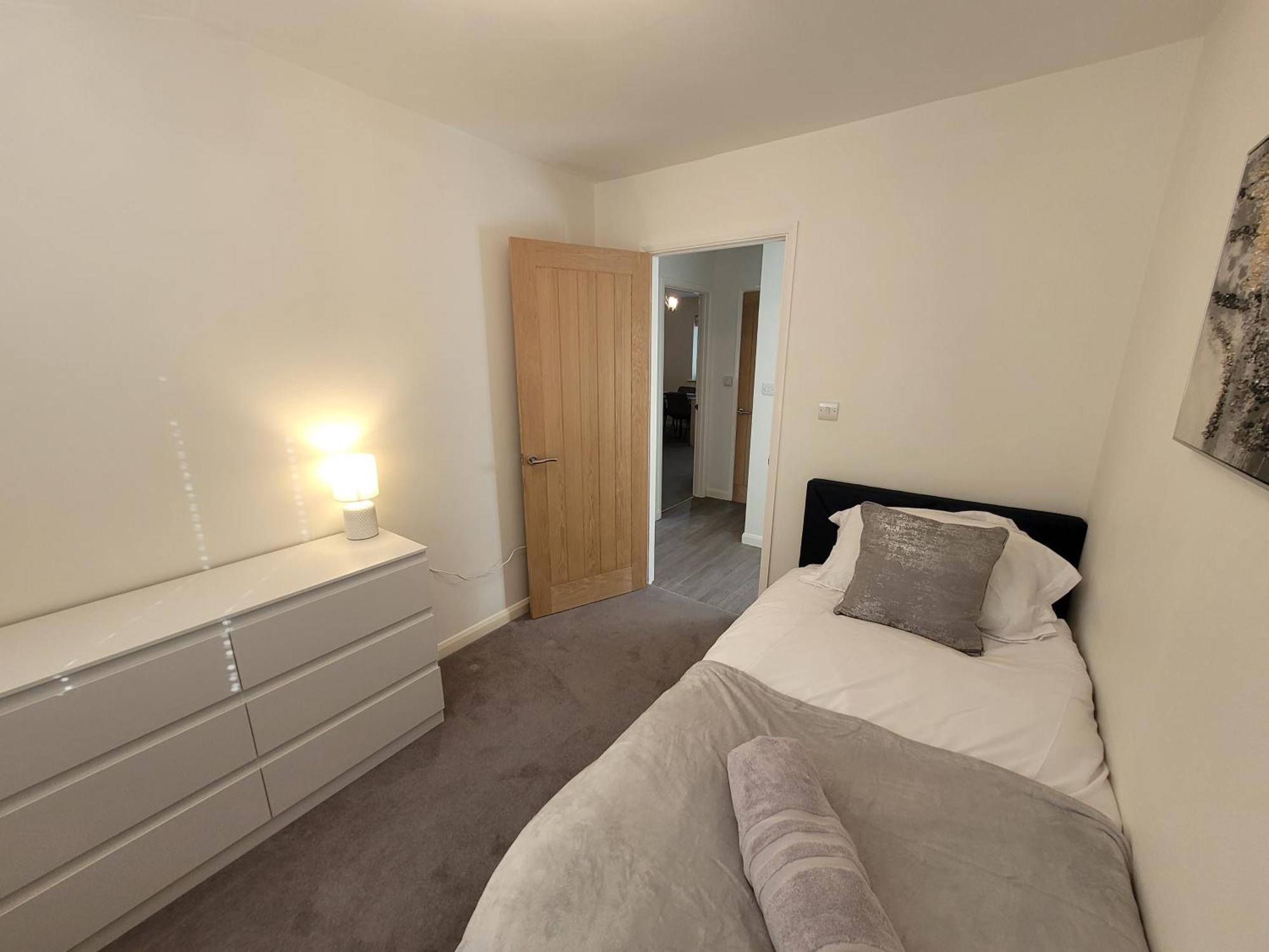 Bumblebee Bungalow - With Separate Office And Gaming Space By Catchpole Stays Colchester Esterno foto