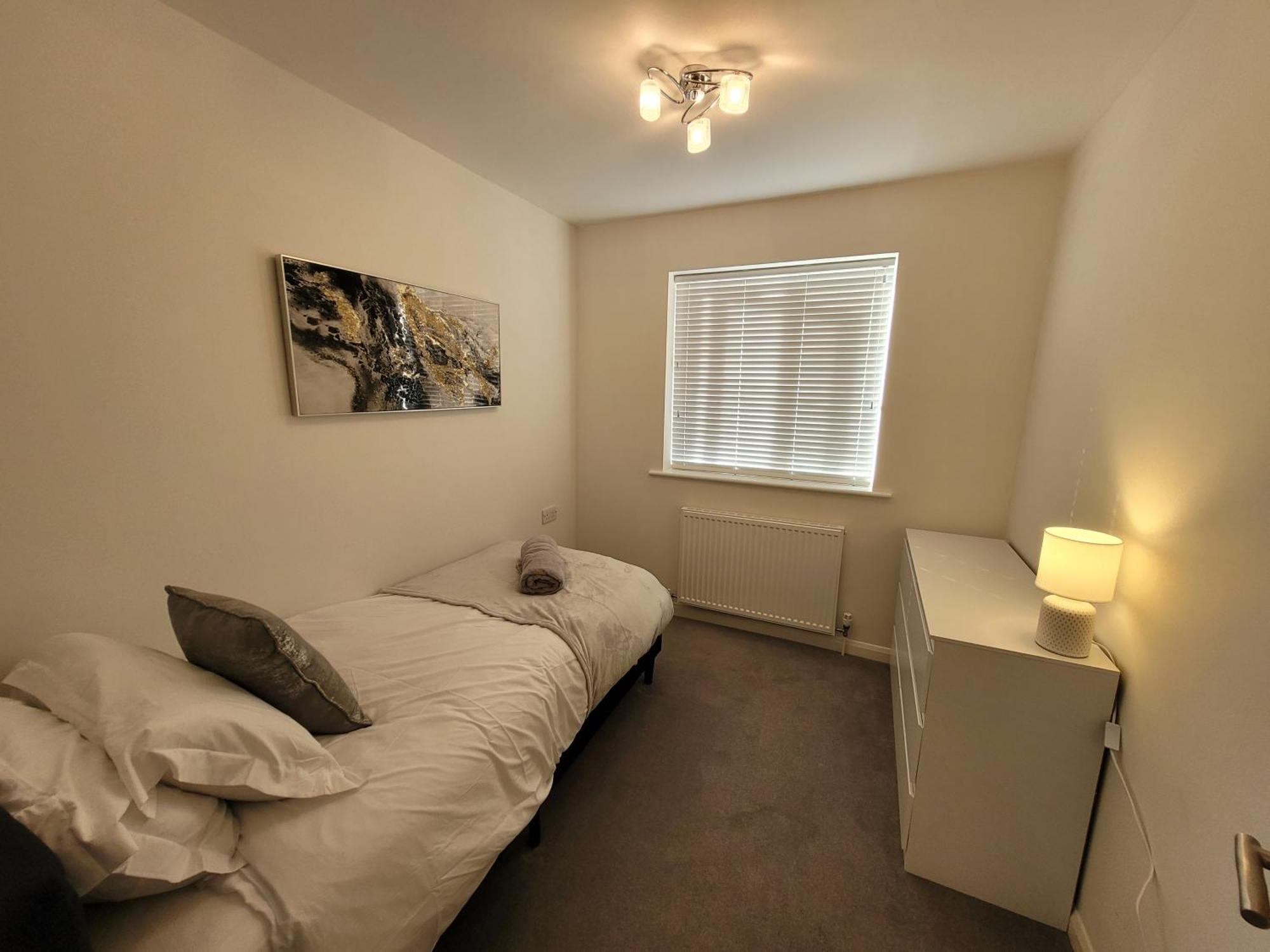 Bumblebee Bungalow - With Separate Office And Gaming Space By Catchpole Stays Colchester Esterno foto