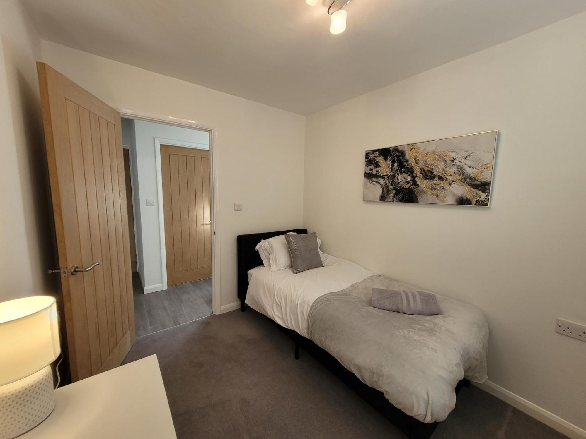 Bumblebee Bungalow - With Separate Office And Gaming Space By Catchpole Stays Colchester Esterno foto